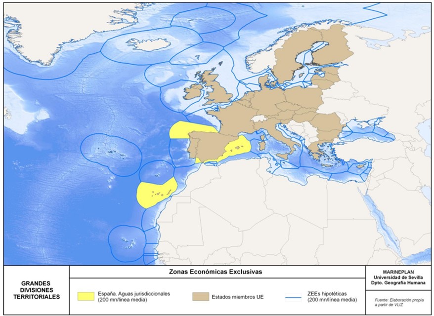 En Pesca -uno de los apartados más breves del programa-, se habla de la descarbonización del sector y la búsqueda de alternativas, de reforzar la política pesquera común para asegurar el abastecimiento y la independencia alimentaria, mejorar los procedimientos de adopción de TACs y cuotas pesqueras y lo que se adopte en la reunión ya celebrada en Vigo en julio de 2023, de la que, por el momento, no se han publicado las conclusiones oficiales.