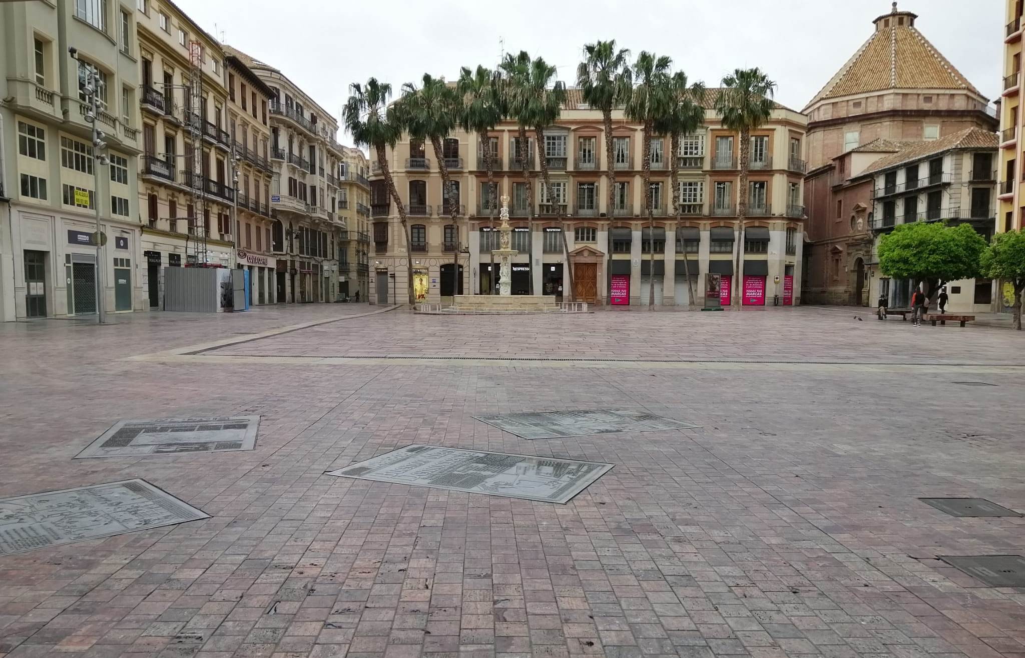 Plaza de la Constitución desierta_01
